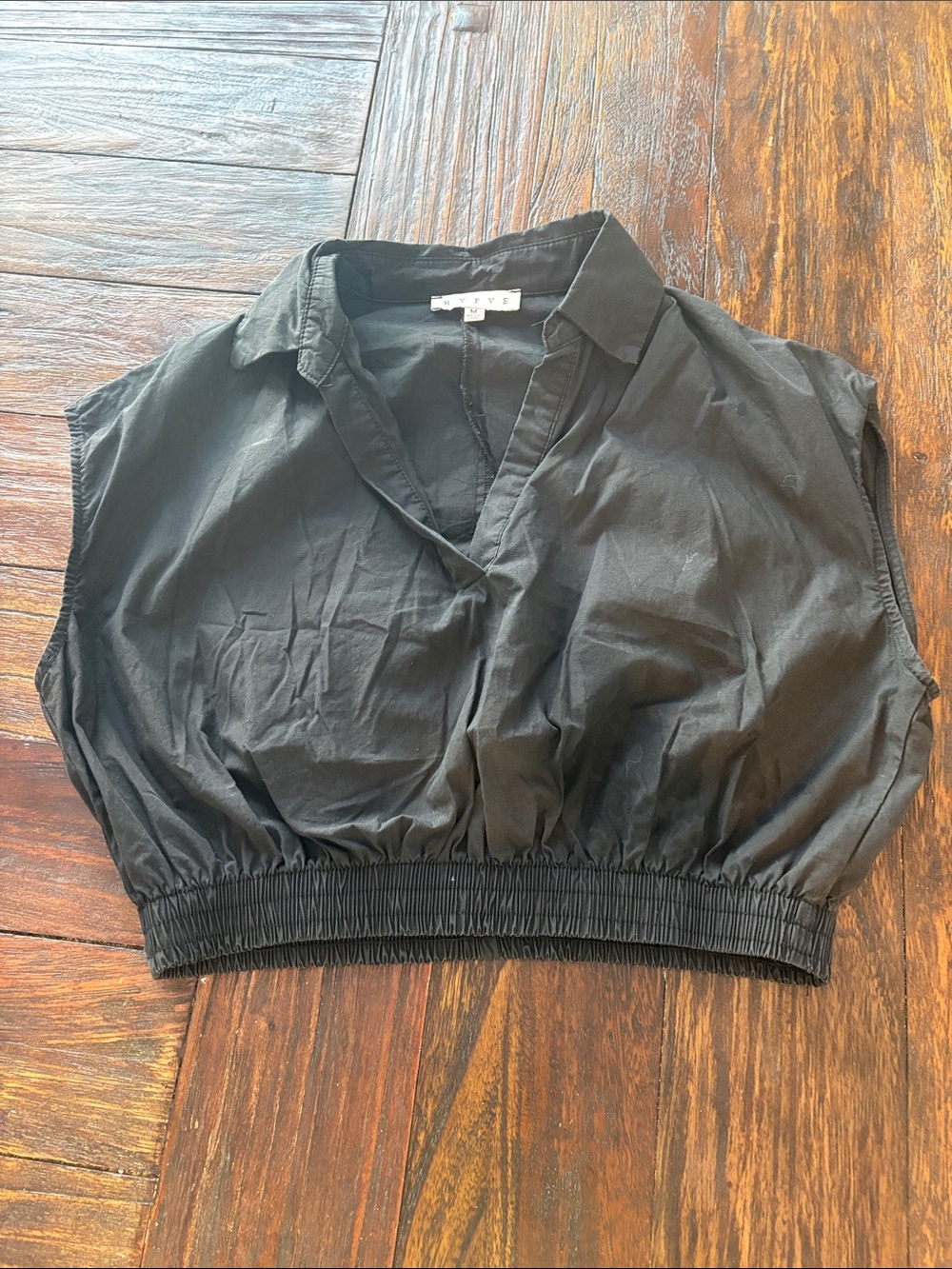 HYFVE Black Sleeveless V-Neck Cropped Collar Top
